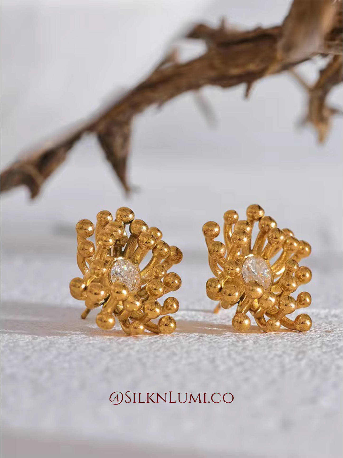 Enchantè studs